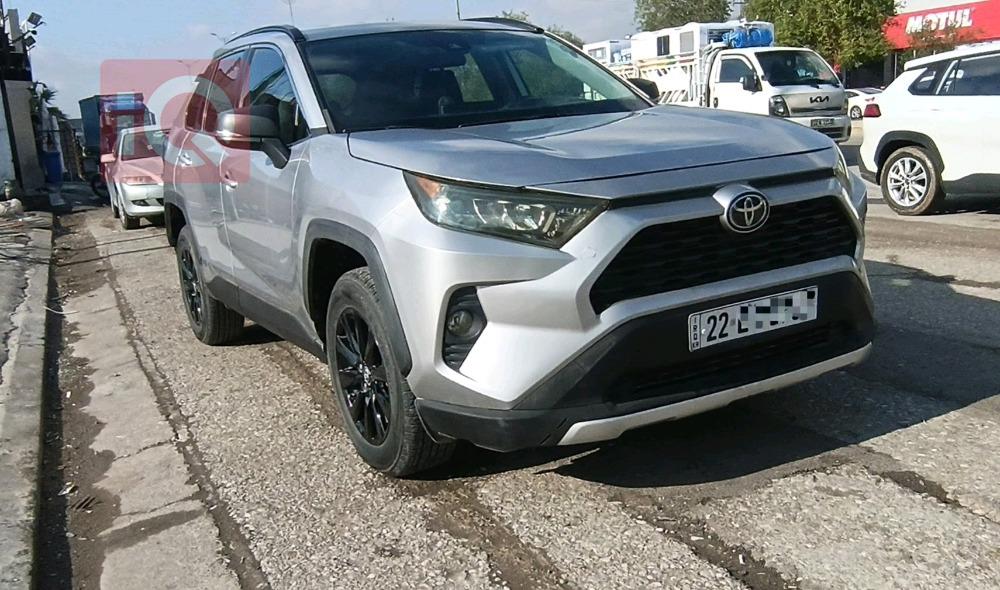 تۆیۆتا ڕاڤ 4